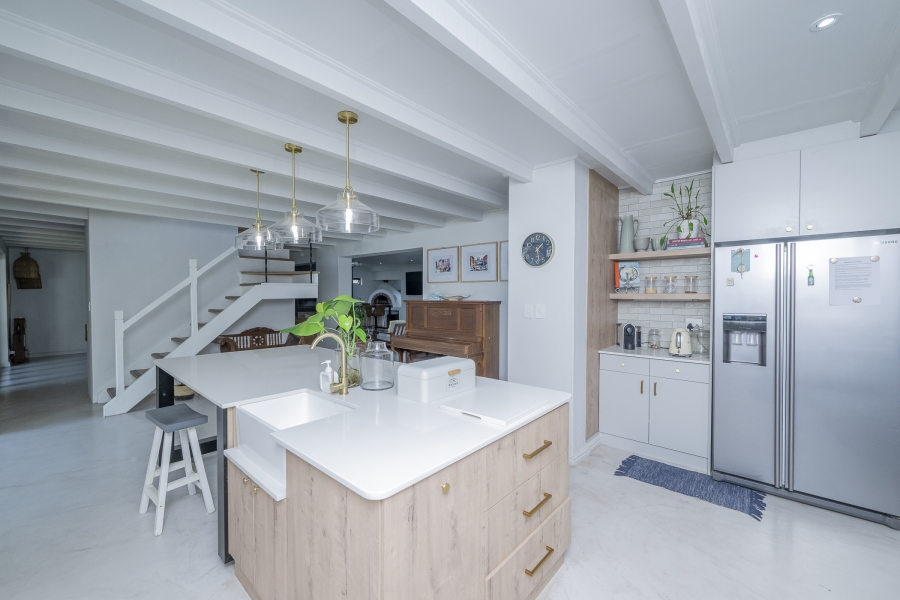 4 Bedroom Property for Sale in Hoog En Droog Western Cape